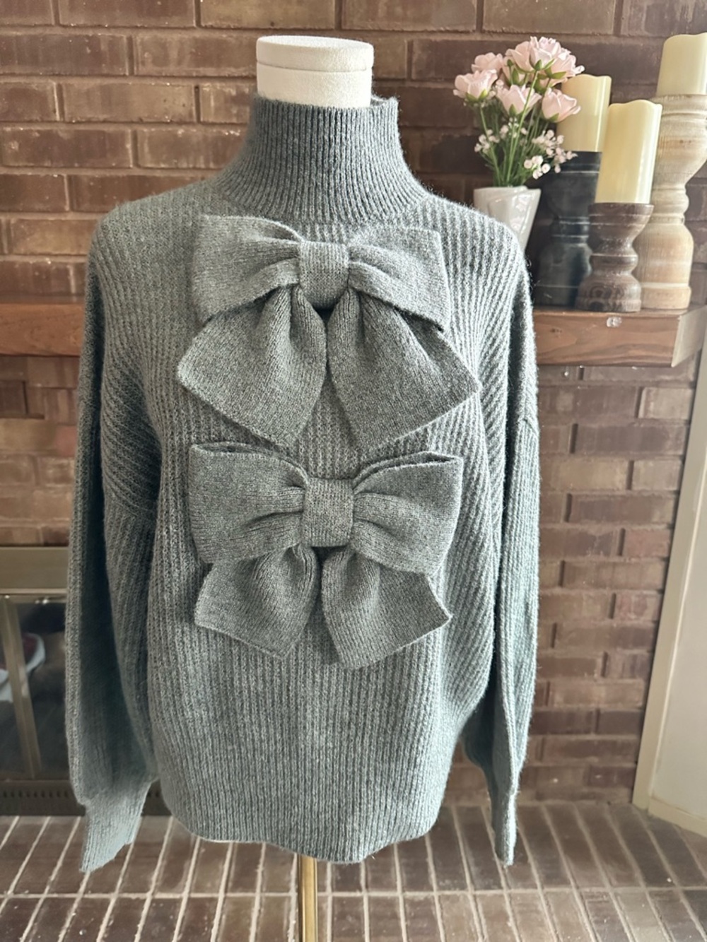 Anthropologie Mare Mare Gray 3D Bow Mock Neck Statement Sweater Size Small